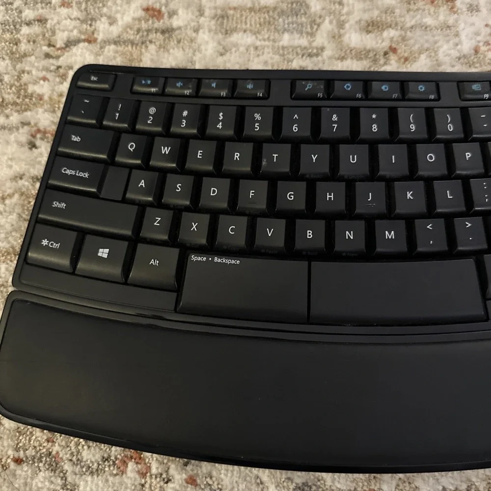 Microsoft Sculpt Comfort Keyboard Wireless Black KGR1173 Mod. 1531 *No Receiver*